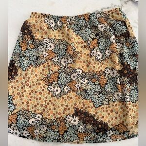 Size large floral skirt new